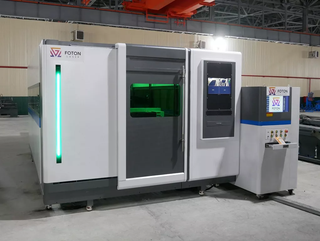 FL-L1560FHR-6000-D220-IPG Лазерный станок для резки листового металла и труб с кабинетной защитой